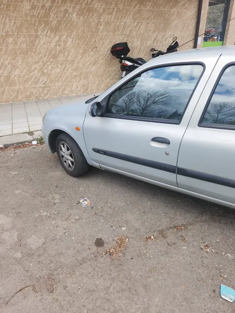 Renault Clio Symbol 1.4 седан, сребрист, ръчна кутия, климатик