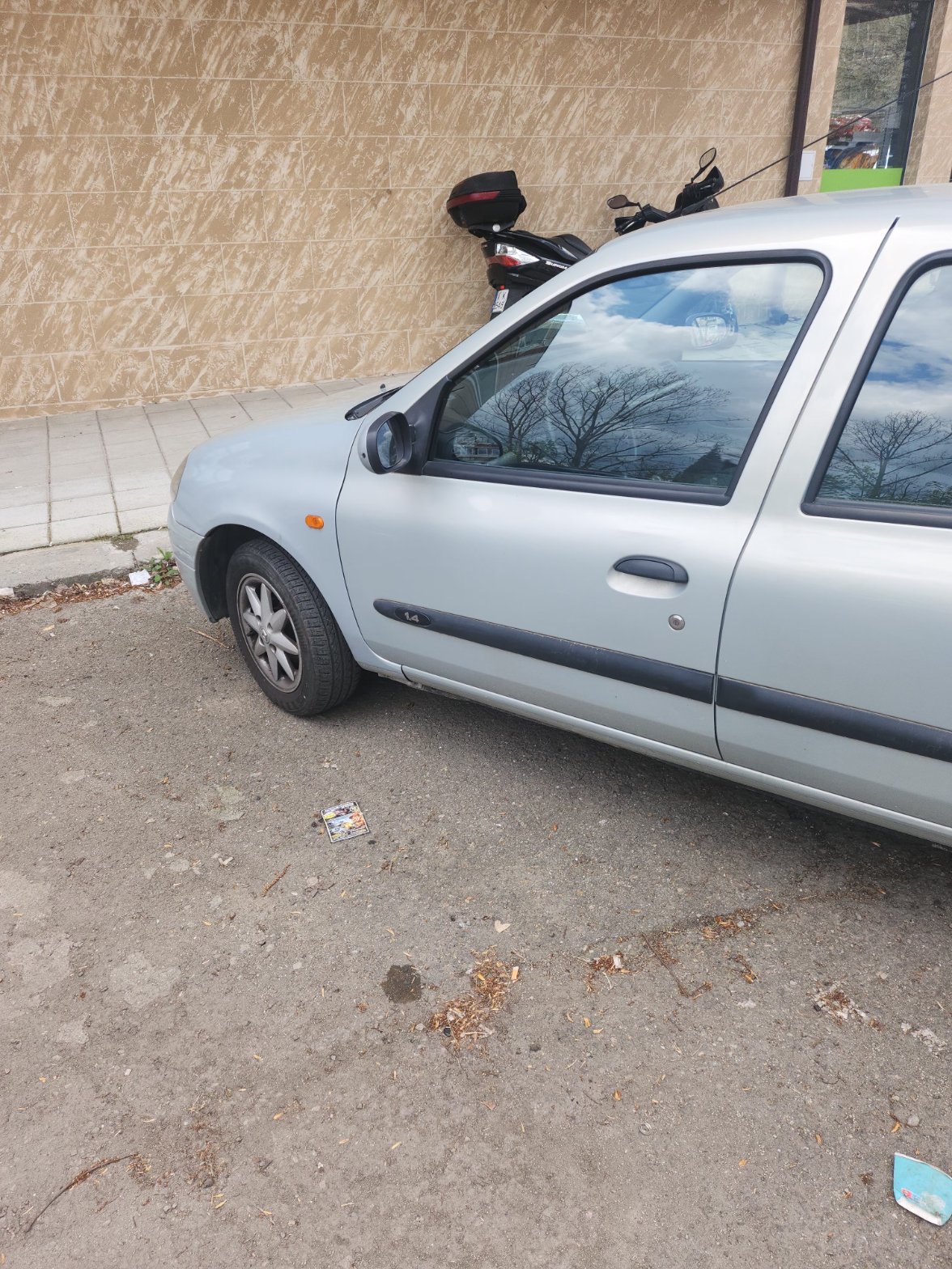 Renault Clio Symbol 1.4 седан, сребрист, ръчна кутия, климатик