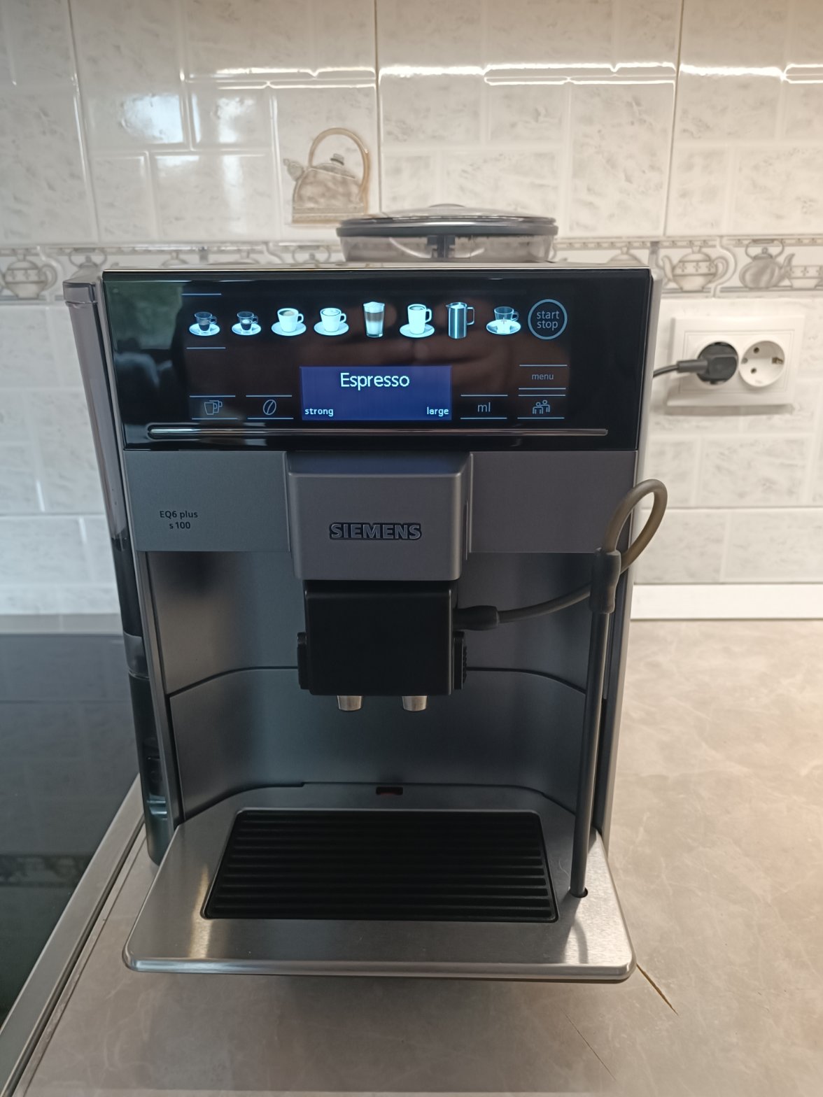 Siemens EQ6 plus s100 автоматична кафемашина, 637 кафета