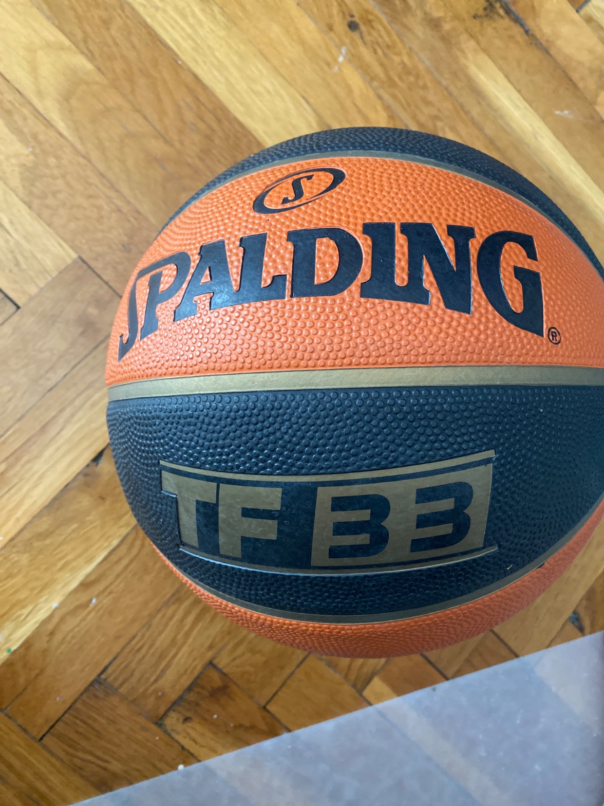 Spalding TF-33 баскетболна топка, размер 6, за открито