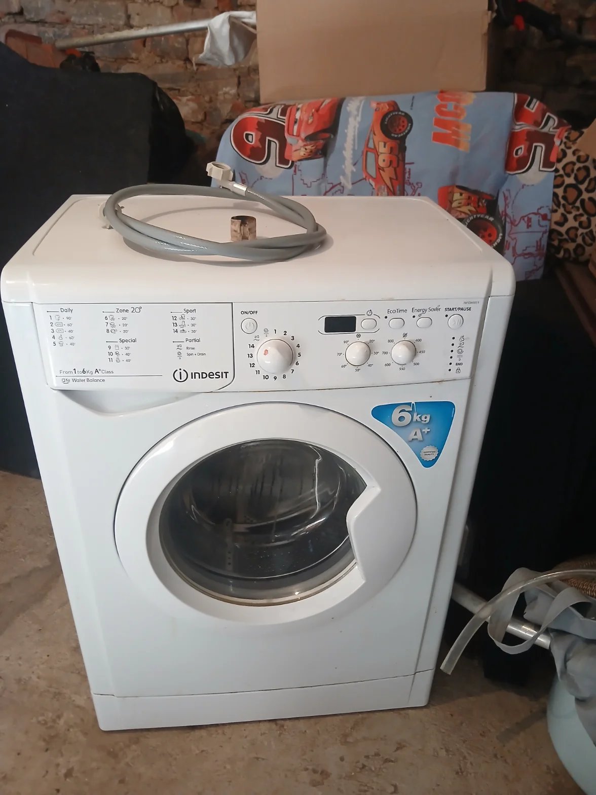 Indesit пералня 6 kg A100евро+ и хладилник с горна камера